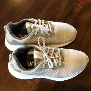 Adidas bounce tennis shoes